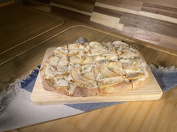 Sweet Pear Pinsa