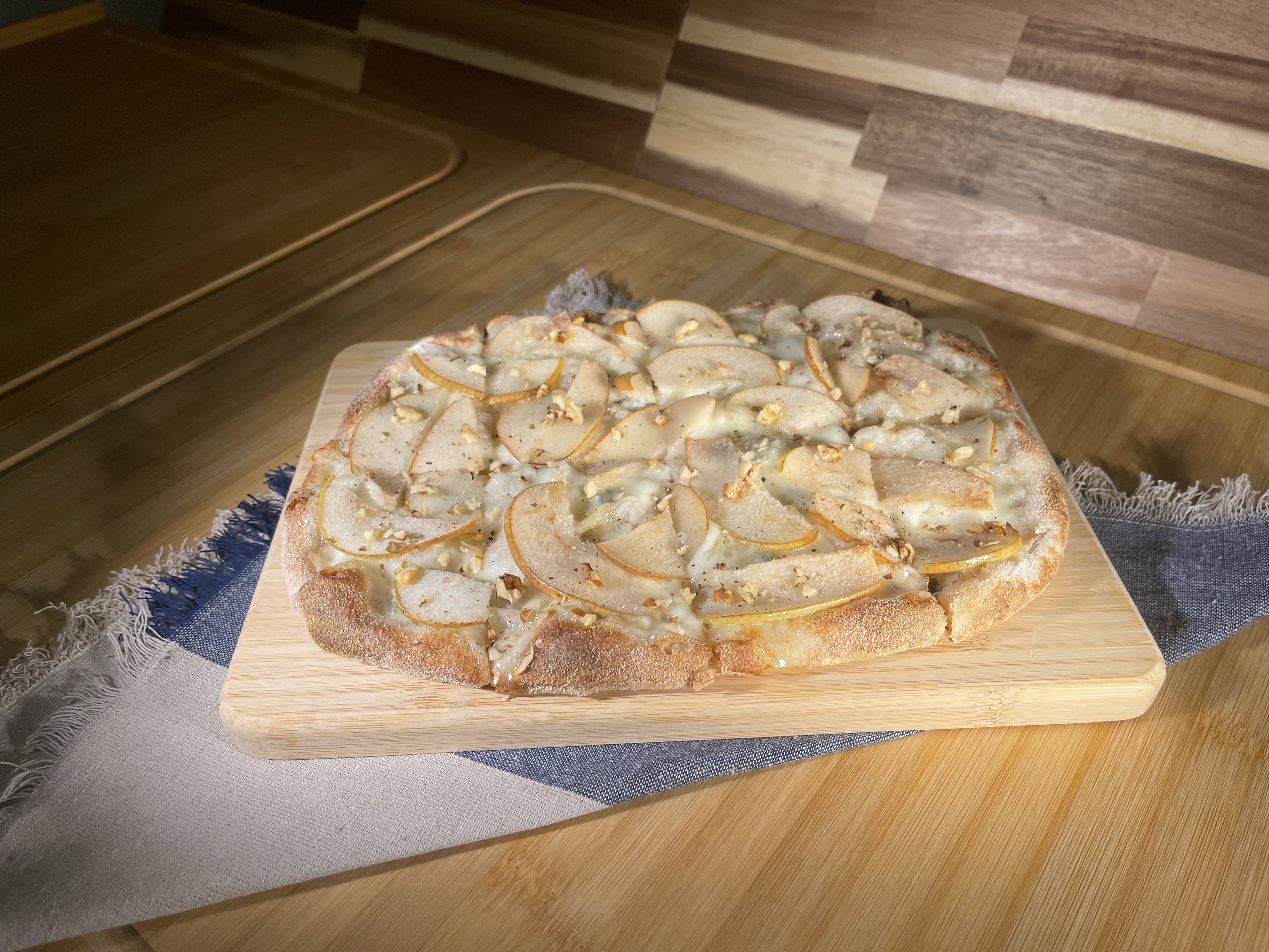Sweet Pear Pinsa