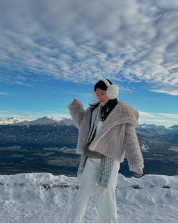 FUR COAT
