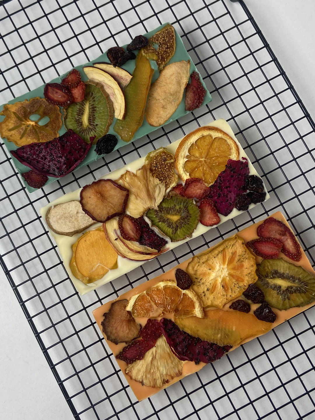 Chocolate with Dehydrated Fruits