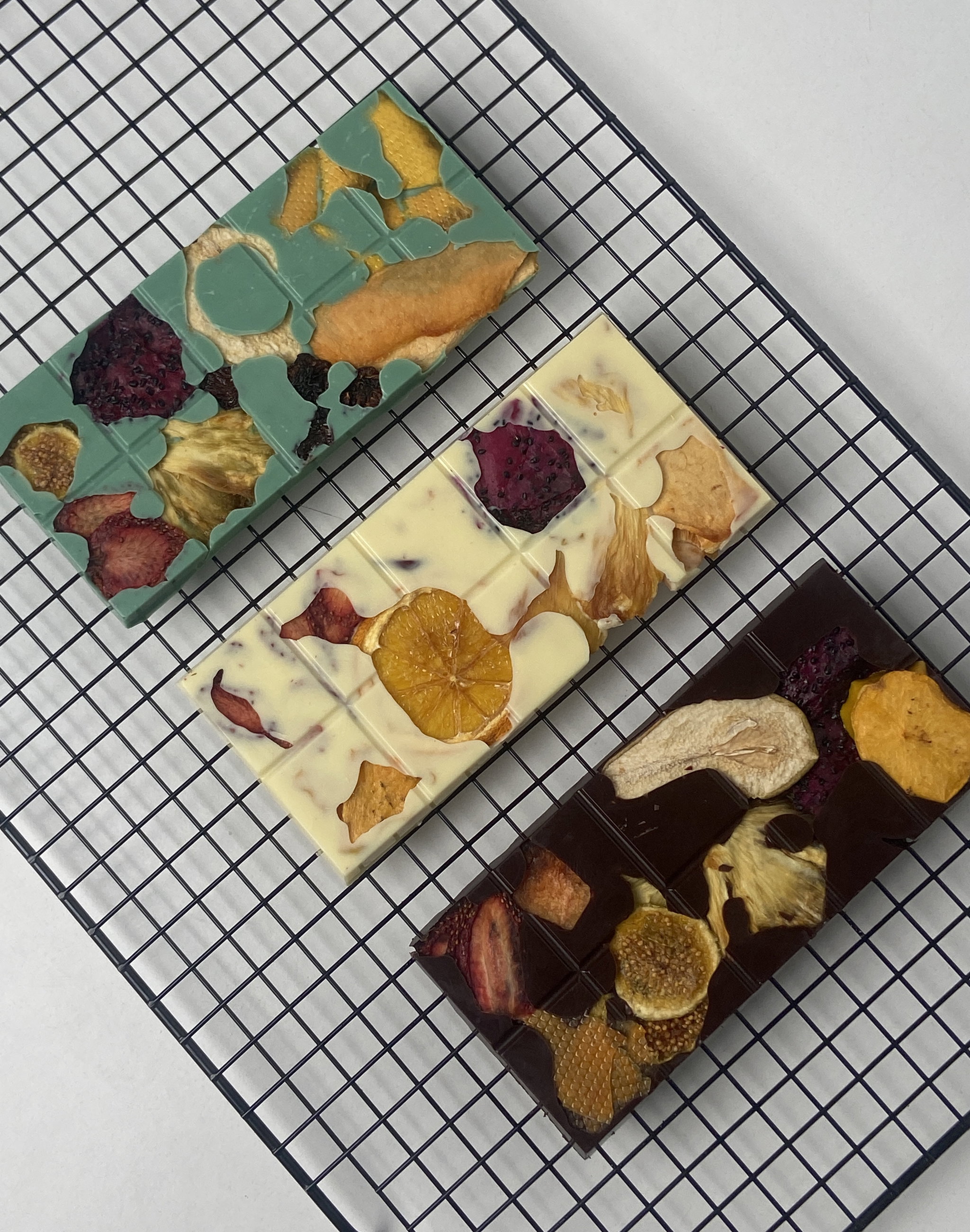 Chocolate with Dehydrated Fruits_1