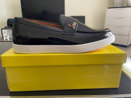 Ténis e sapatos 