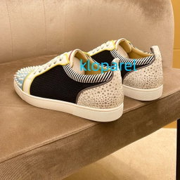 Ténis e sapatos 