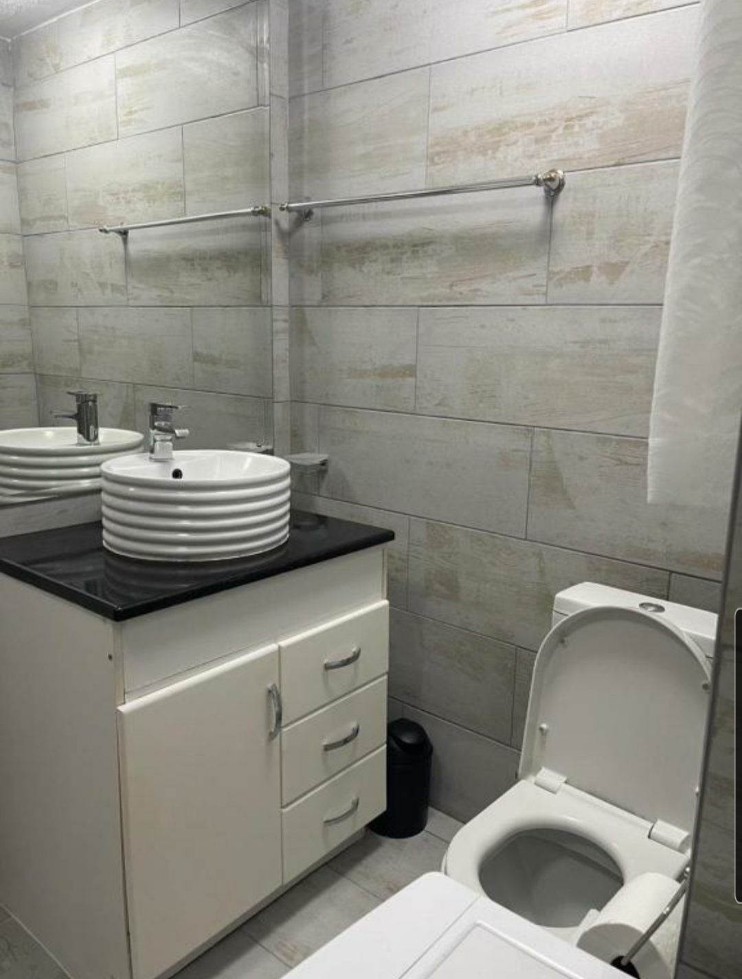 Cozy 1 Bedroom Apartment in Harare_3