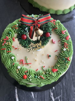 Eggless Butter Cake with Butter Icing 