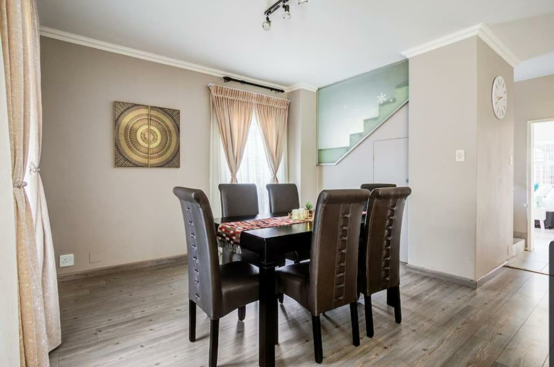4 bedroom Holiday Home away from home _10