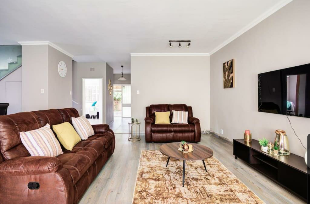 4 bedroom Holiday Home away from home _8