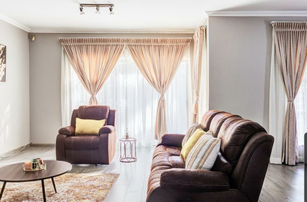 4 bedroom Holiday Home away from home _4