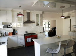 5 Bedroom Luxury Home in Mt Pleasant 