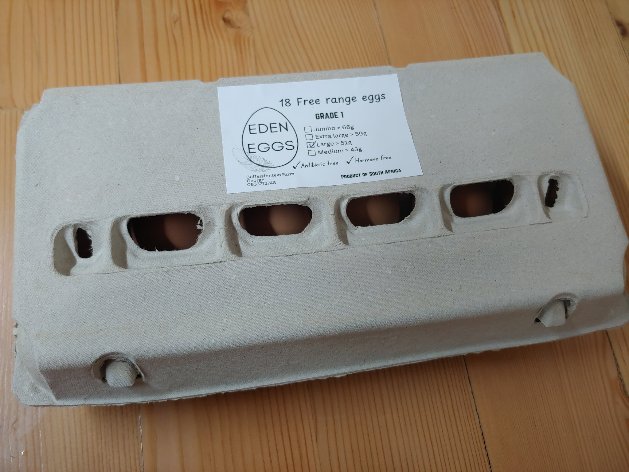 18 large free range eggs (>51g)_0