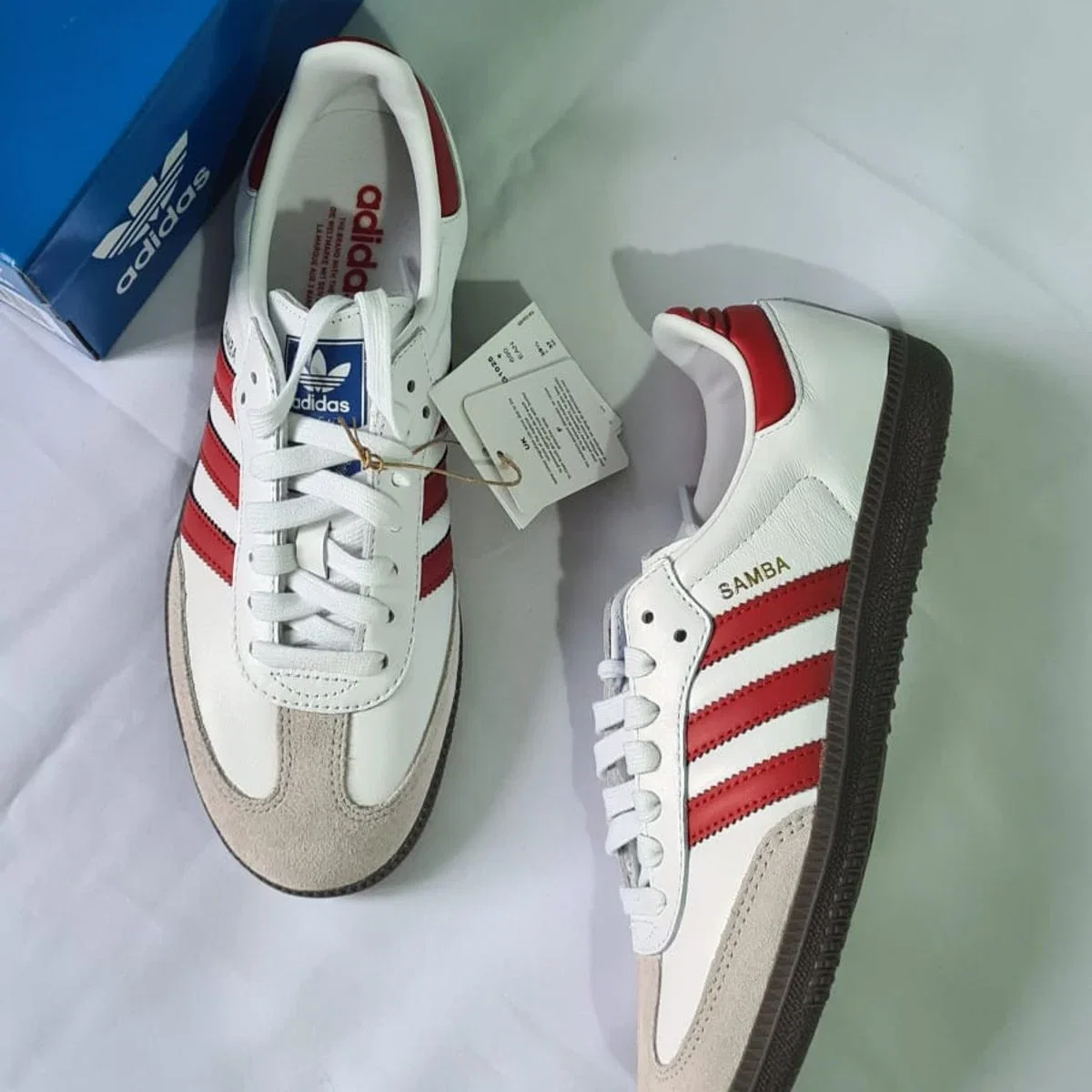 Tênis Adidas Samba Branco e Vermelho - Clássico e Elegante com Toque Vibrante_1