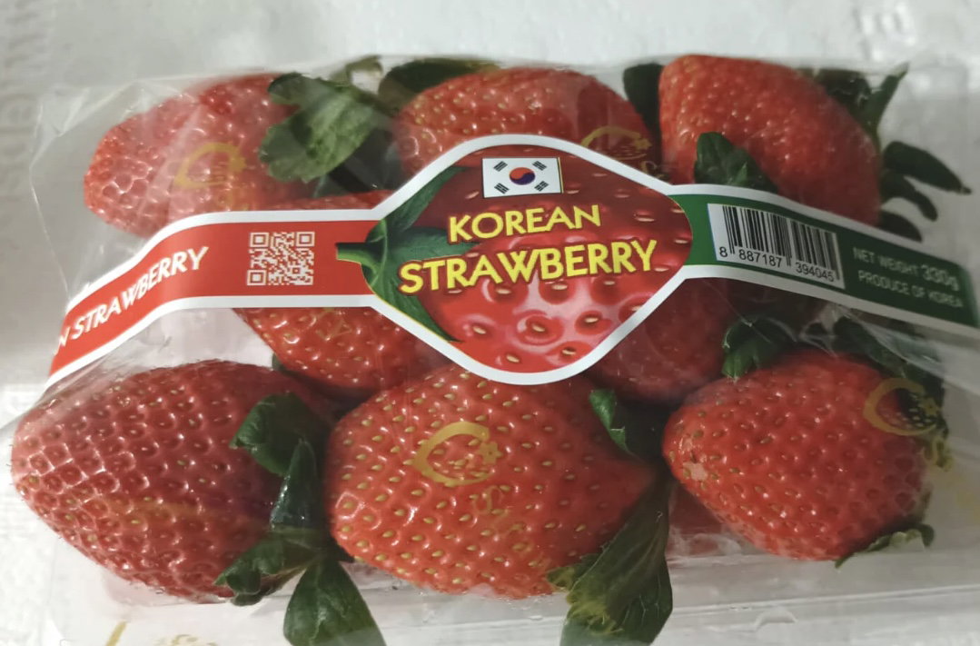 STRAWBERRY PREMIUM (KOREA)sweet!!!(Approx.330gm/punnets)_0