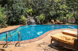 Cozy 2 Bedroom Cottage in Victoria Falls