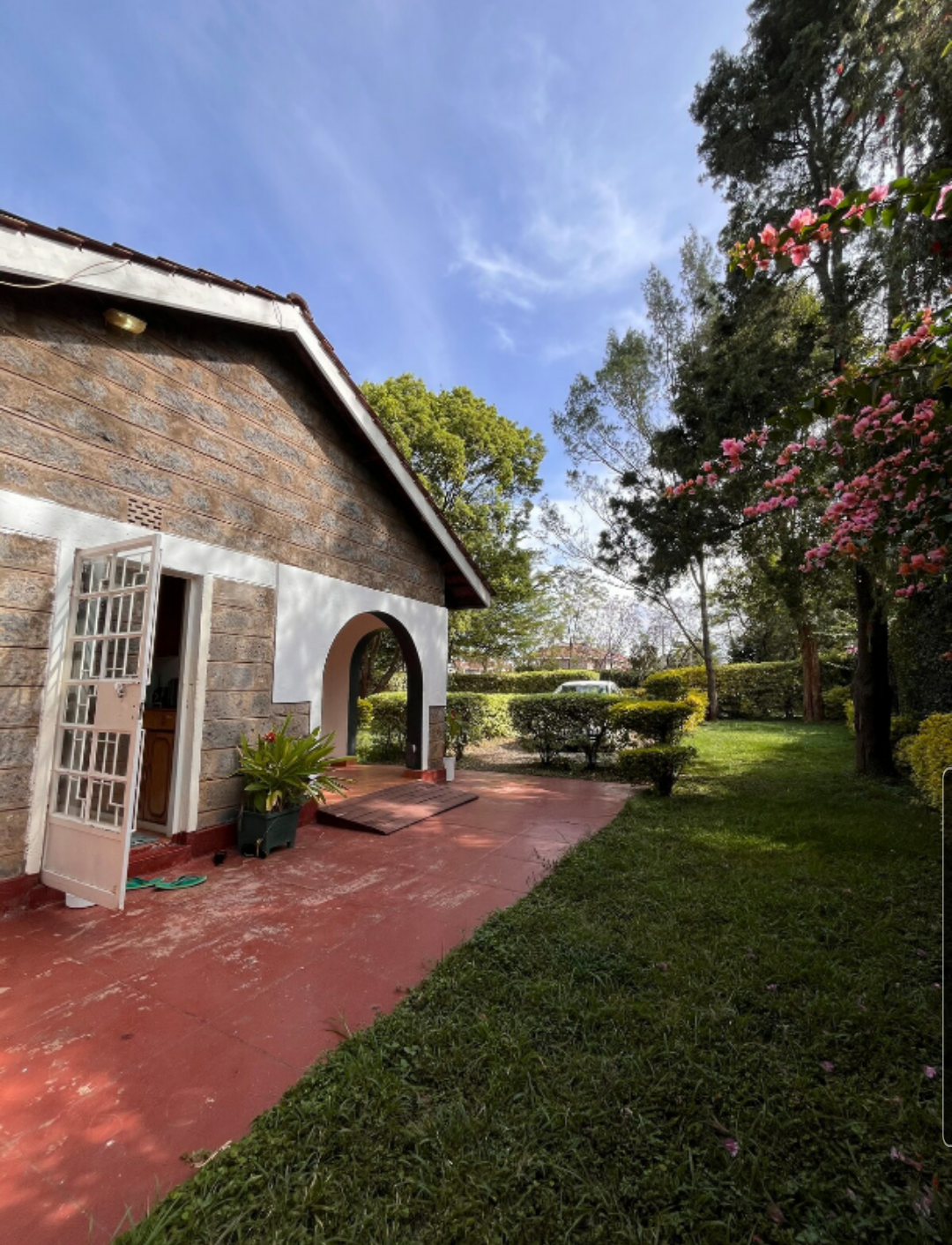 Cozy Cottage Retreat, Kenneth-Private Garden_4