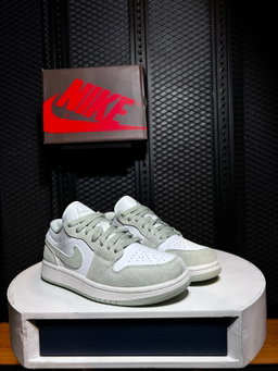 Nike Dunks