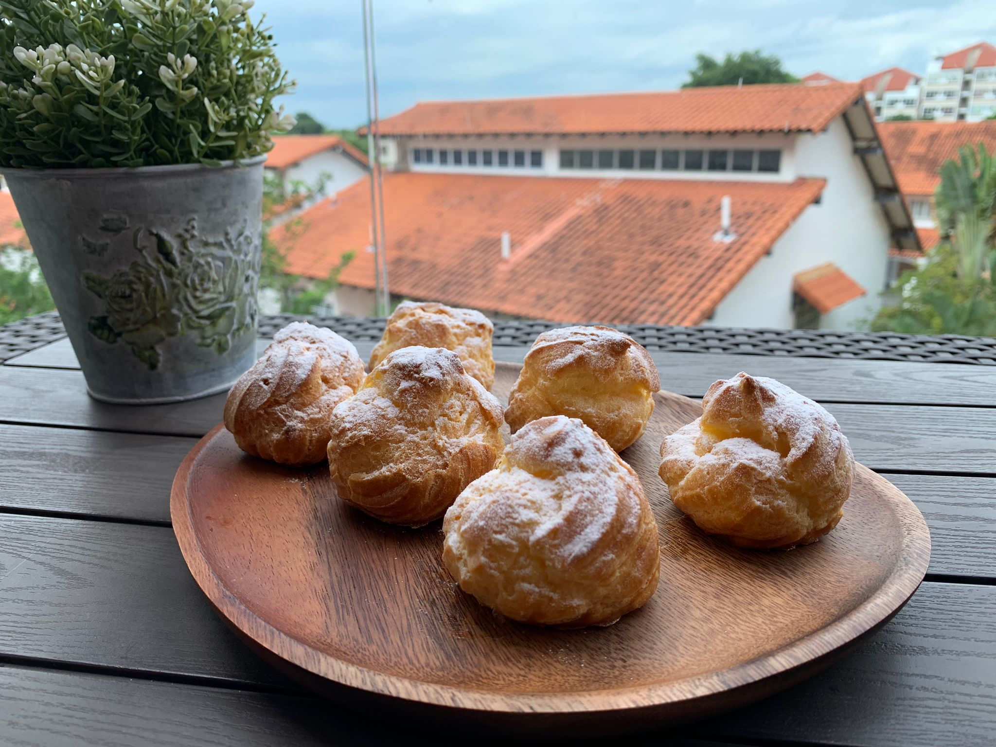 Creamy Custard Puffs_0