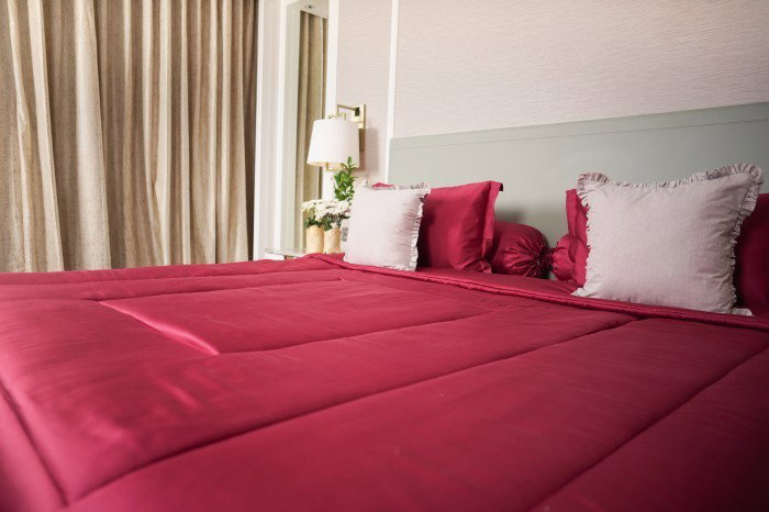 Sleep Buddy Set Sprei Plain Serries Red Lyocell 60s