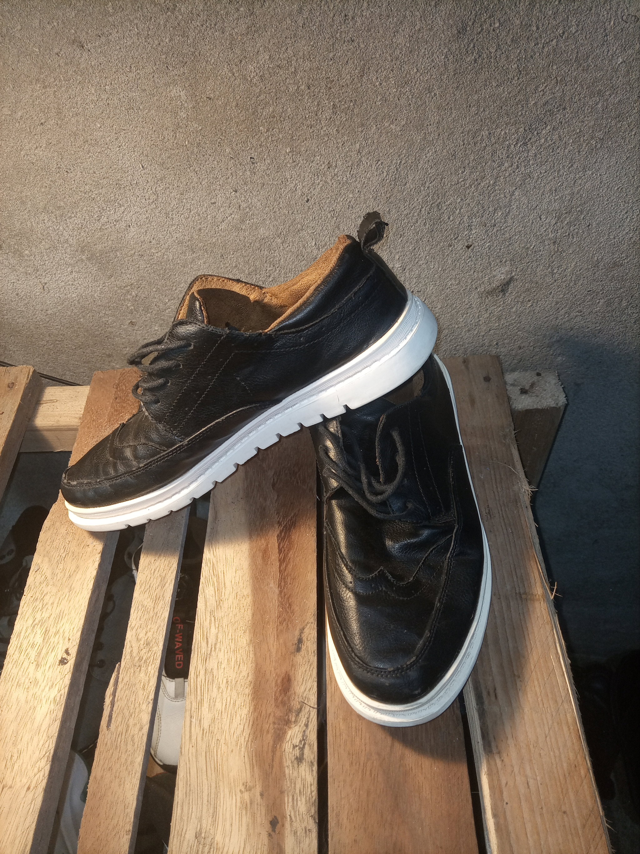 Tennis homme noir P41/42_2