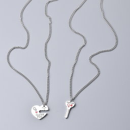  Collier "Clé de l'Amour Éternel"