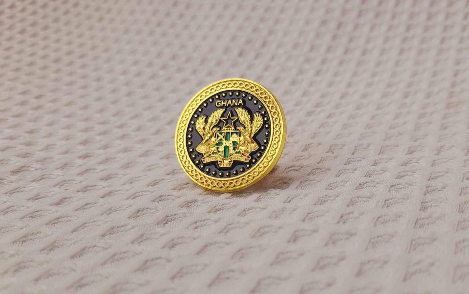 Coat of Arms Lapel pin_3