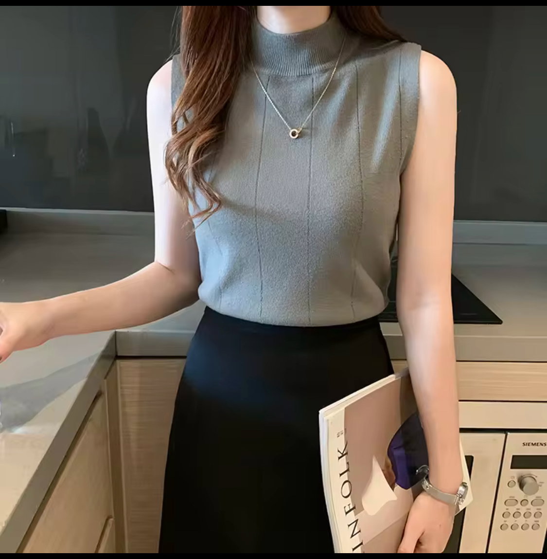 SLEEVELESS KNITTED TOP _2
