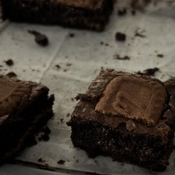 Fudge Brownie Box