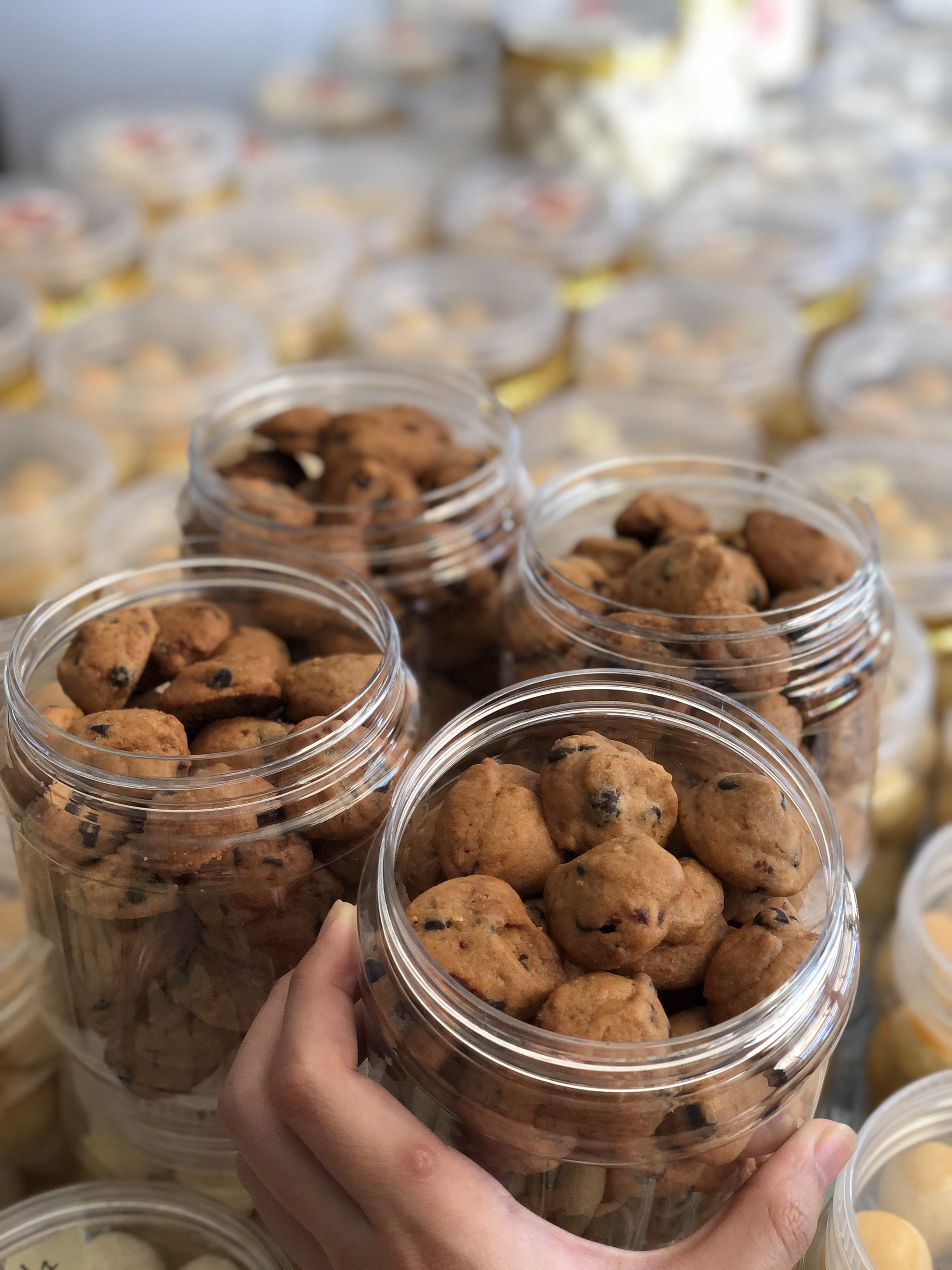 Famous Amos  🍪_1