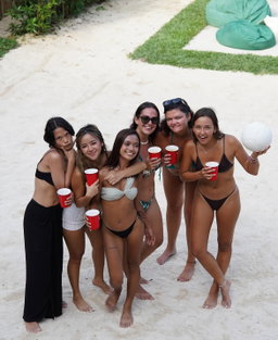 Saturday: Poolparty 