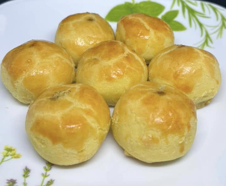 Pineapple Golf Ball 20-22pcs 550grams Goldenchurn butter (Bottle)_0