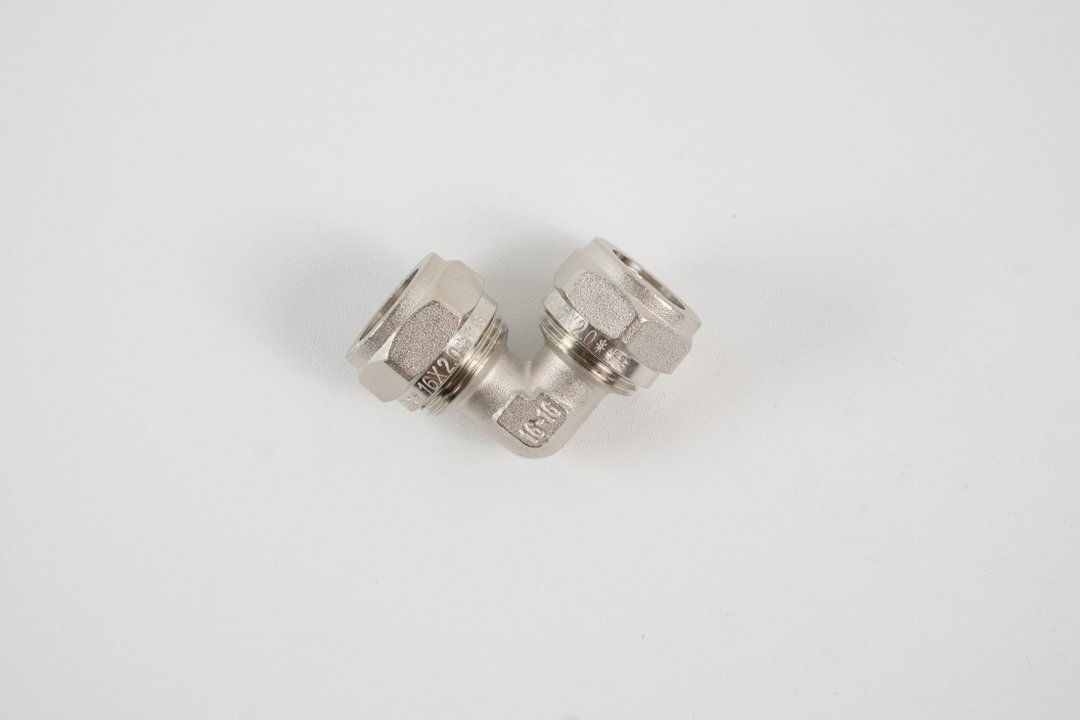 Equal Elbow L32