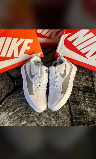 Original White Nike Air Sneakers_2