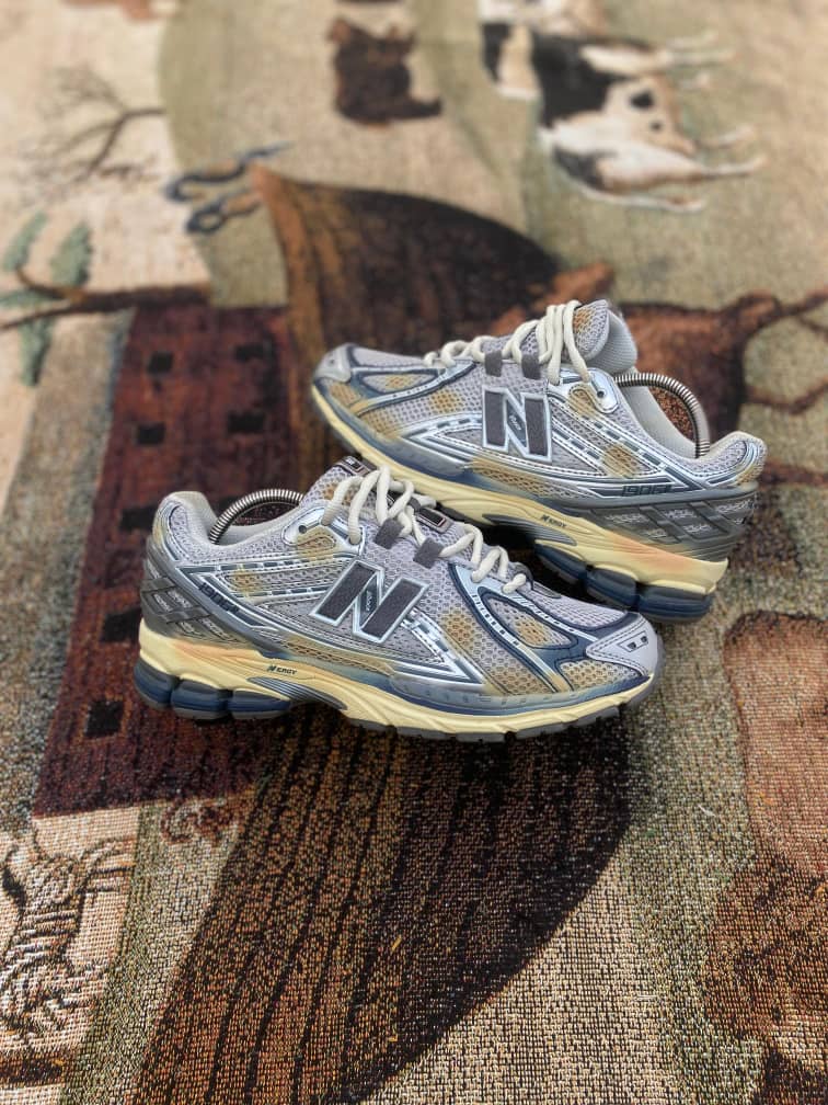 New balance shoes_0