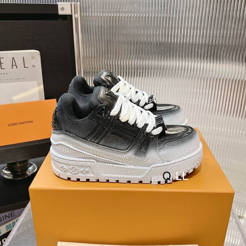 LV sneaker_0