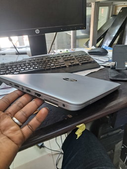 Ordinateur portable hp core i7 quasi neuf