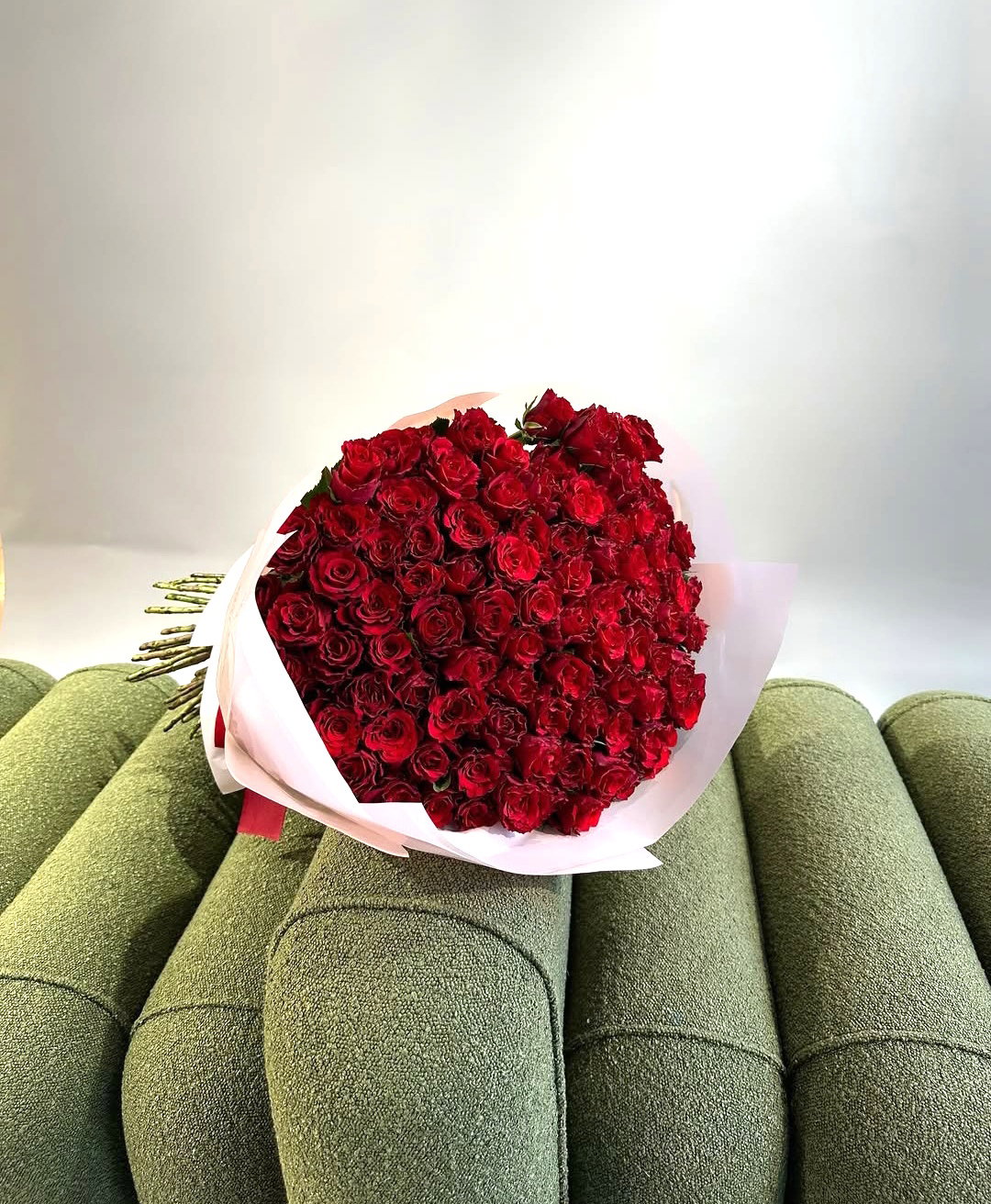Red rose bouquet 