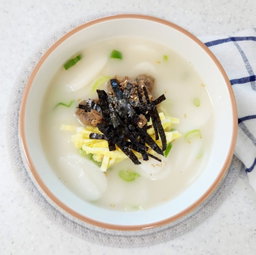 Tteokguk(Rice-cake soup) (2 servings)