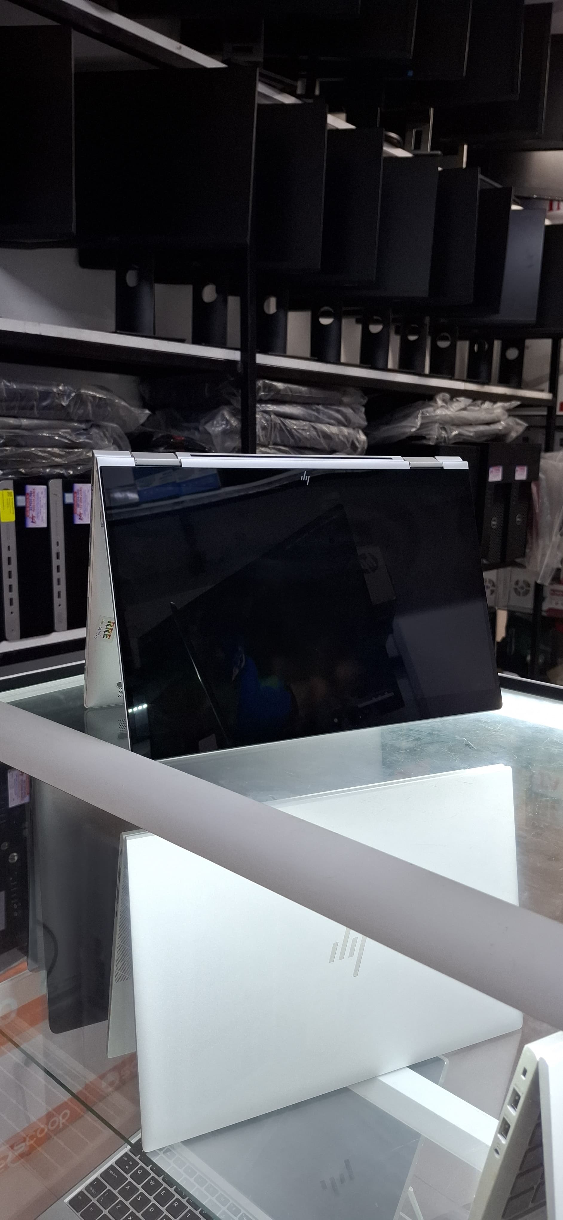 Hp 1030 x360 G4 core i5 16GB ram 256gb ssd 13.3inches._1