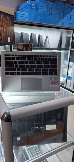 Hp 1030 x360 G4 core i5 16GB ram 256gb ssd 13.3inches.