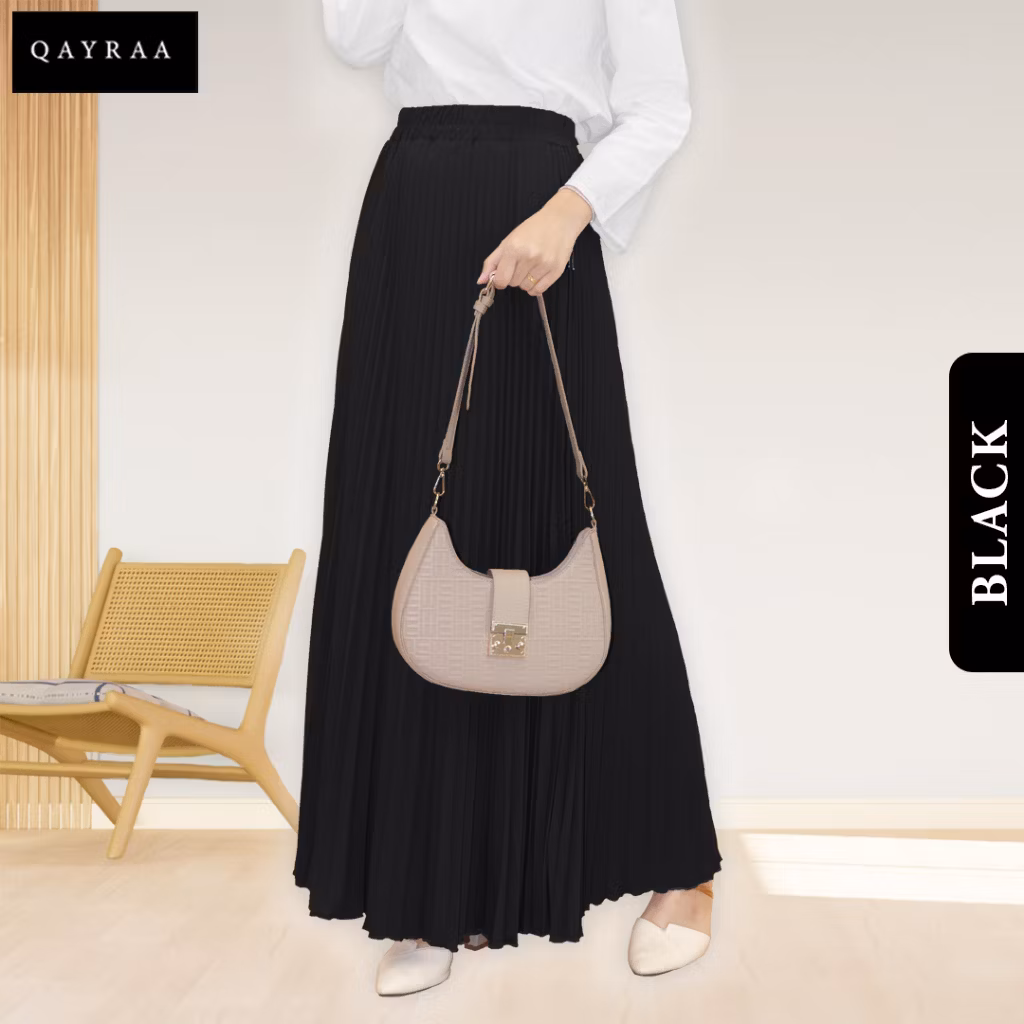 Qayraa Pleated Skirt Black