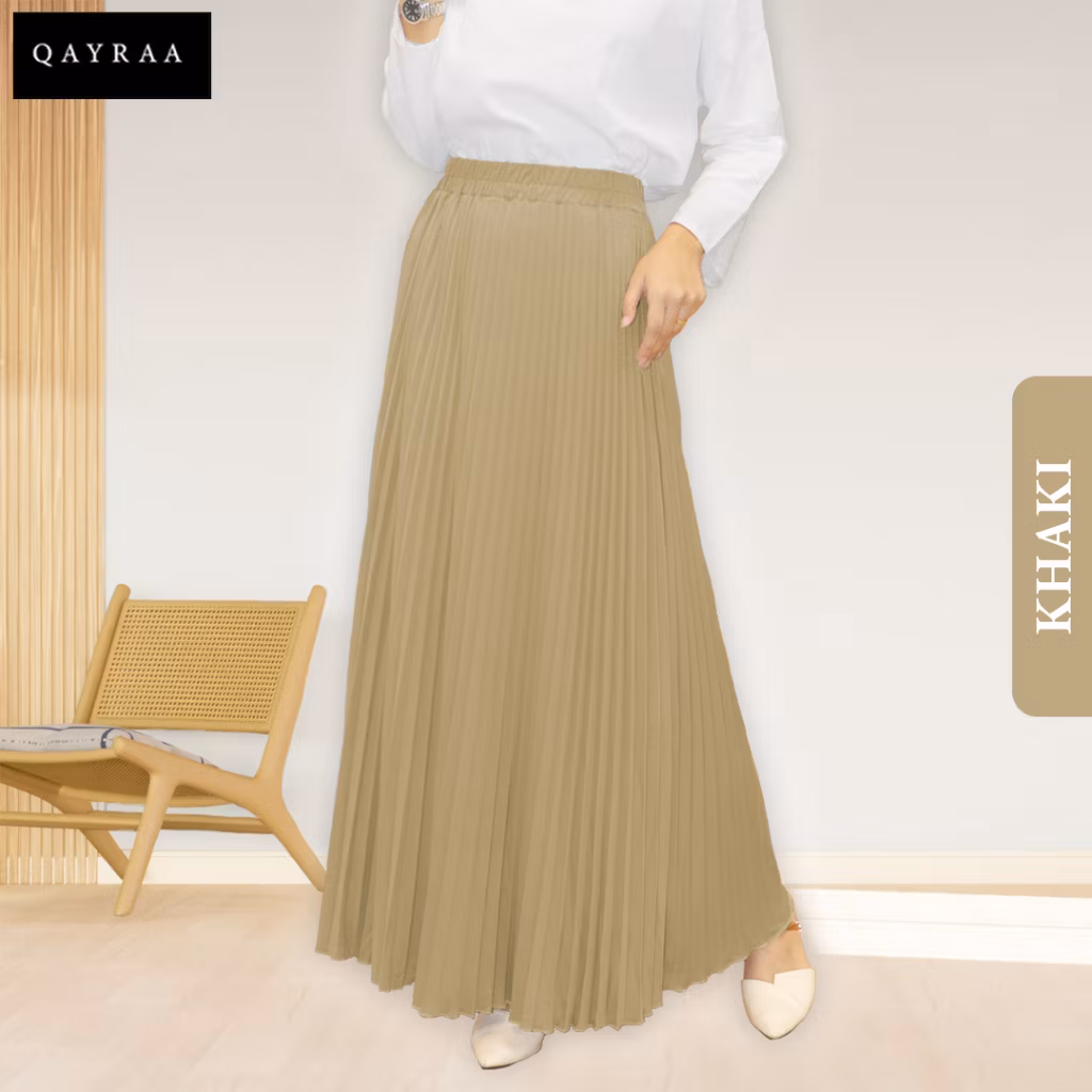 Qayraa Pleated Skirt Khaki