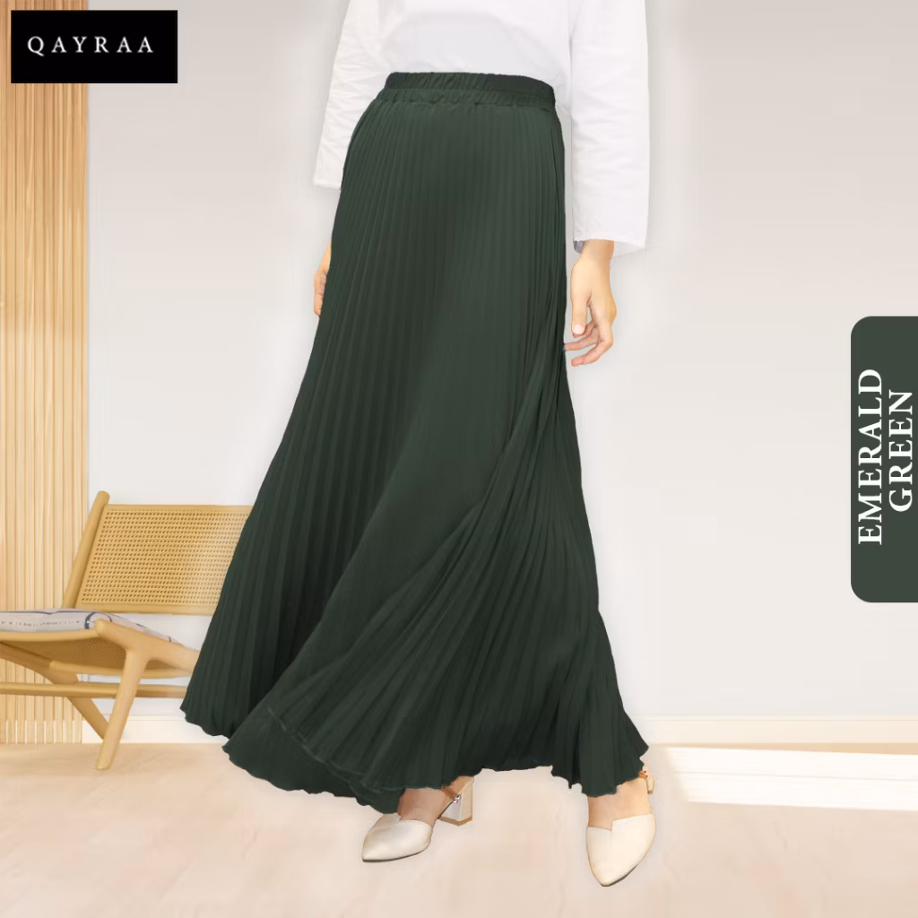 Qayraa Pleated Skirt Emerald Green