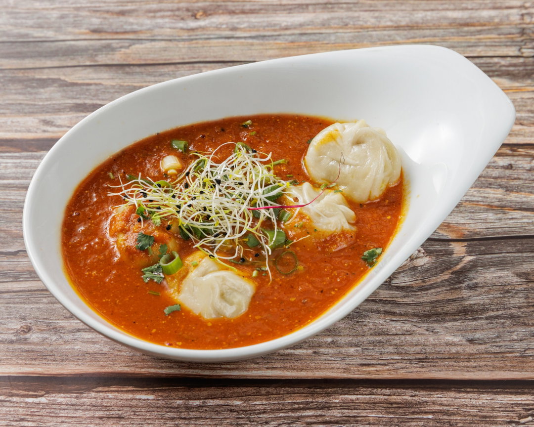 Jhol Momo mit Fleisch