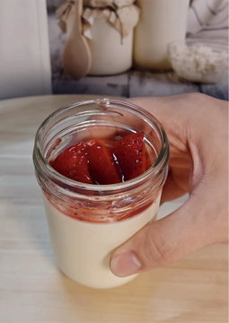 Strawberry Milk Jelly 草莓丝滑奶冻