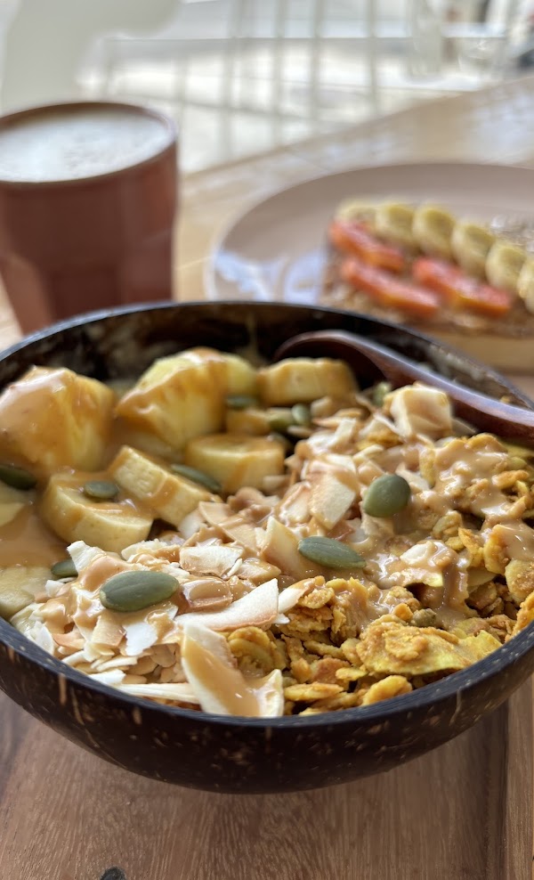 Tropical Smoothie Bowl