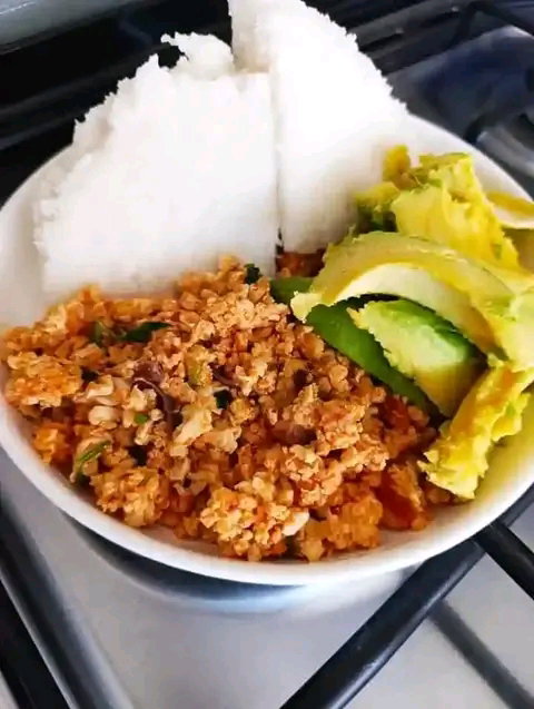 scramble eggs with ugali and greens_0