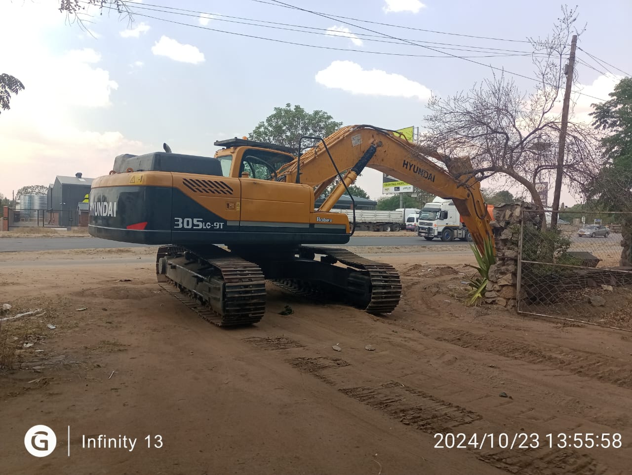 Excavators for hire_1