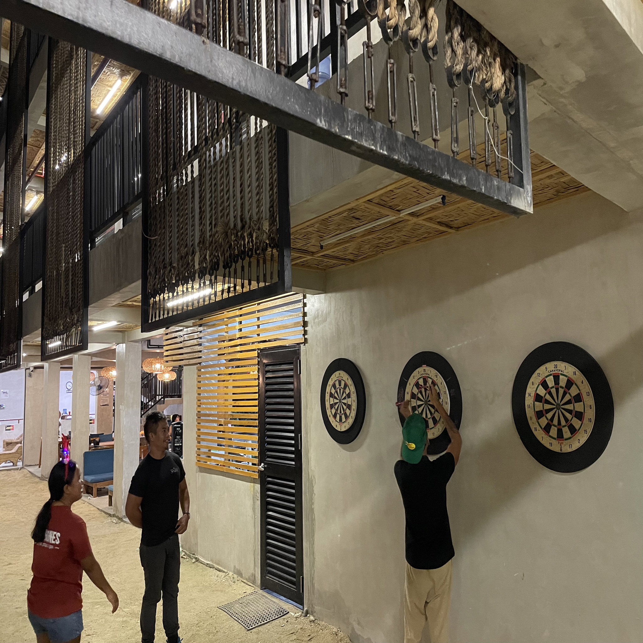 Monday: Acoustic Live Session & Darts Competition _7