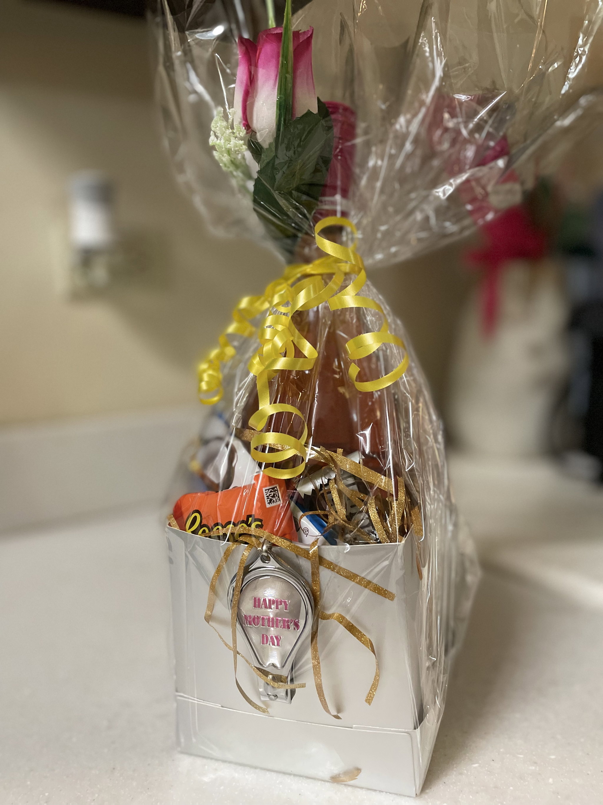 Gift Baskets or Gift Boxes_0