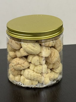 Kuih Bangkit with cheese 