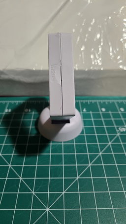 White floating frame for chip